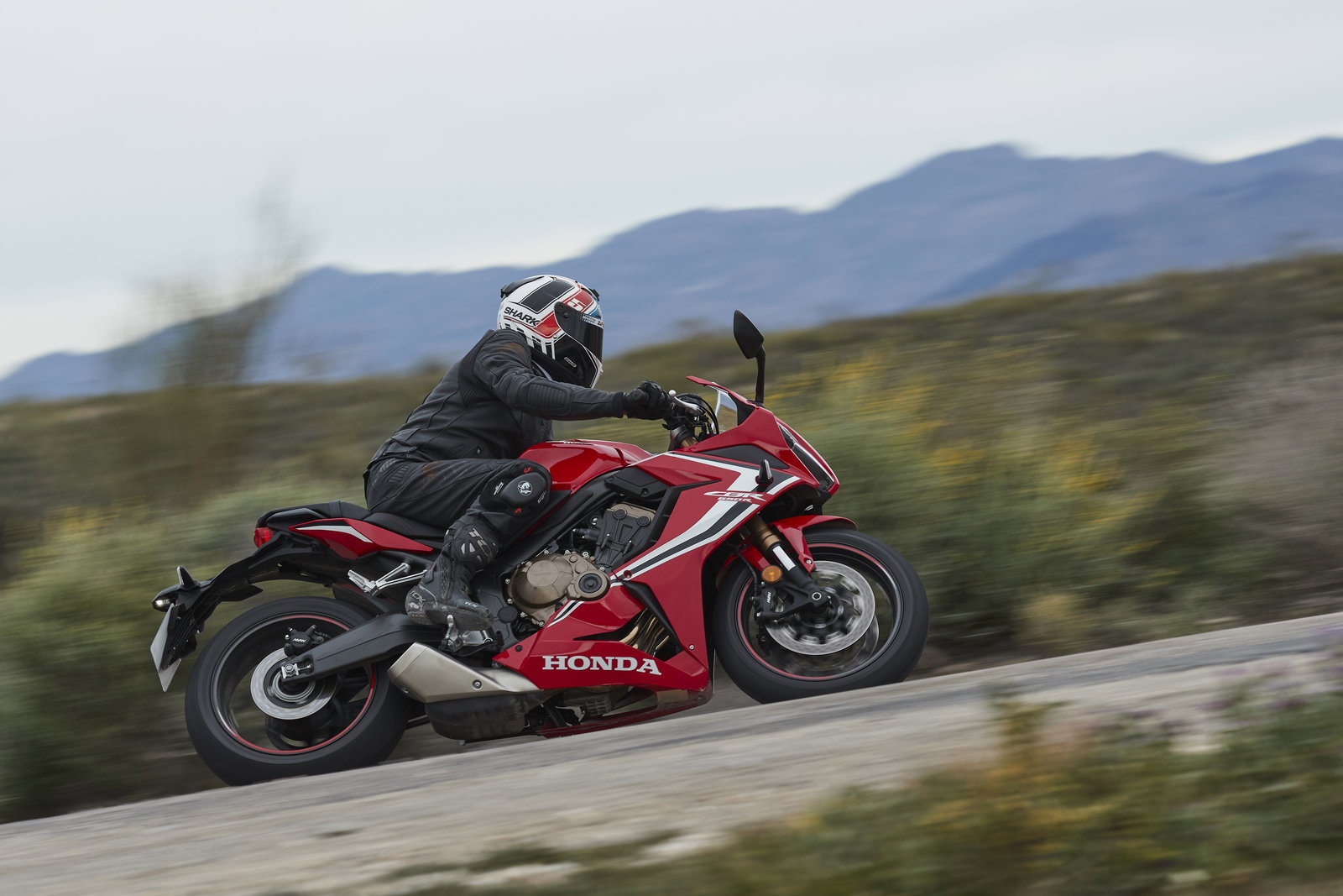 Sherman two-piece leathers | Review | Visordown Sherman two-piece leathers | Review | Visordown